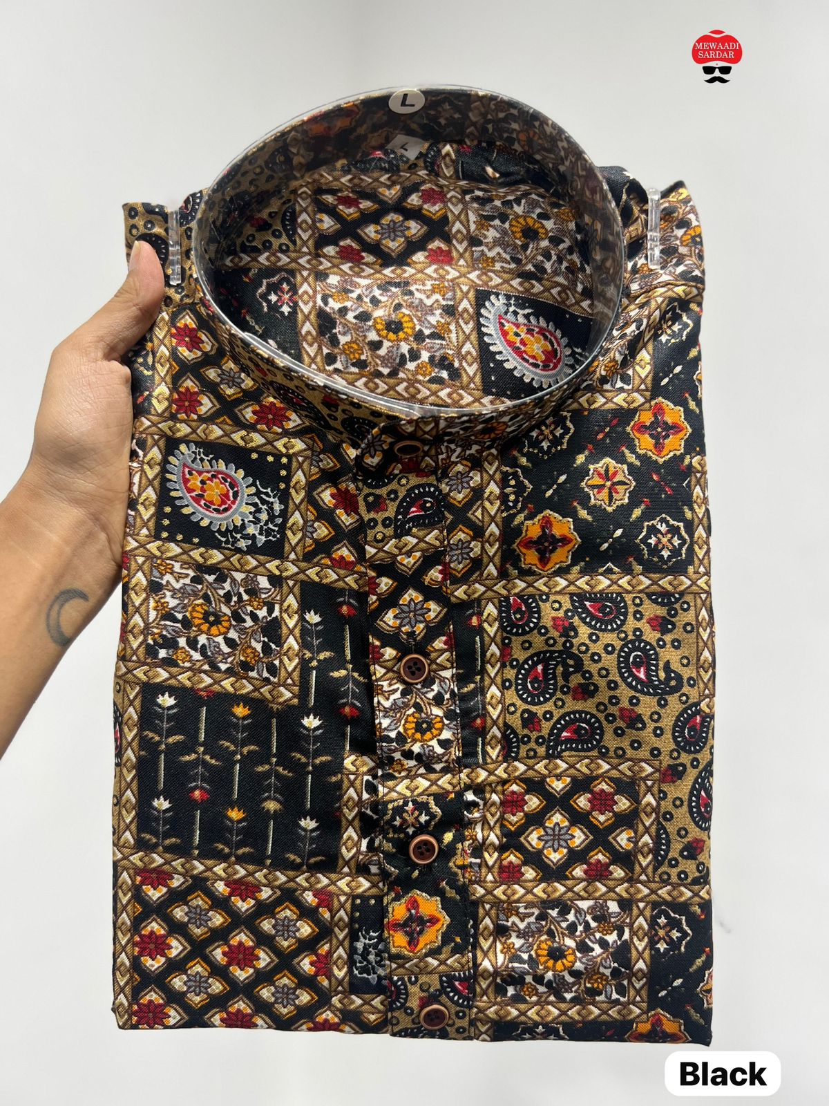 Printed kurta with foil print for rich look