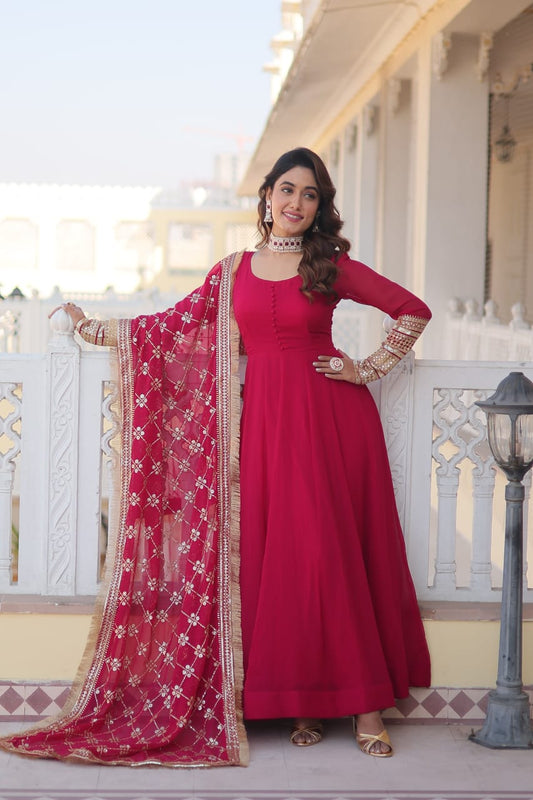 💖 GOWN-DUPATTA  COLLECTIONS  💃🏼 Faux Blooming Gown with Dupatta