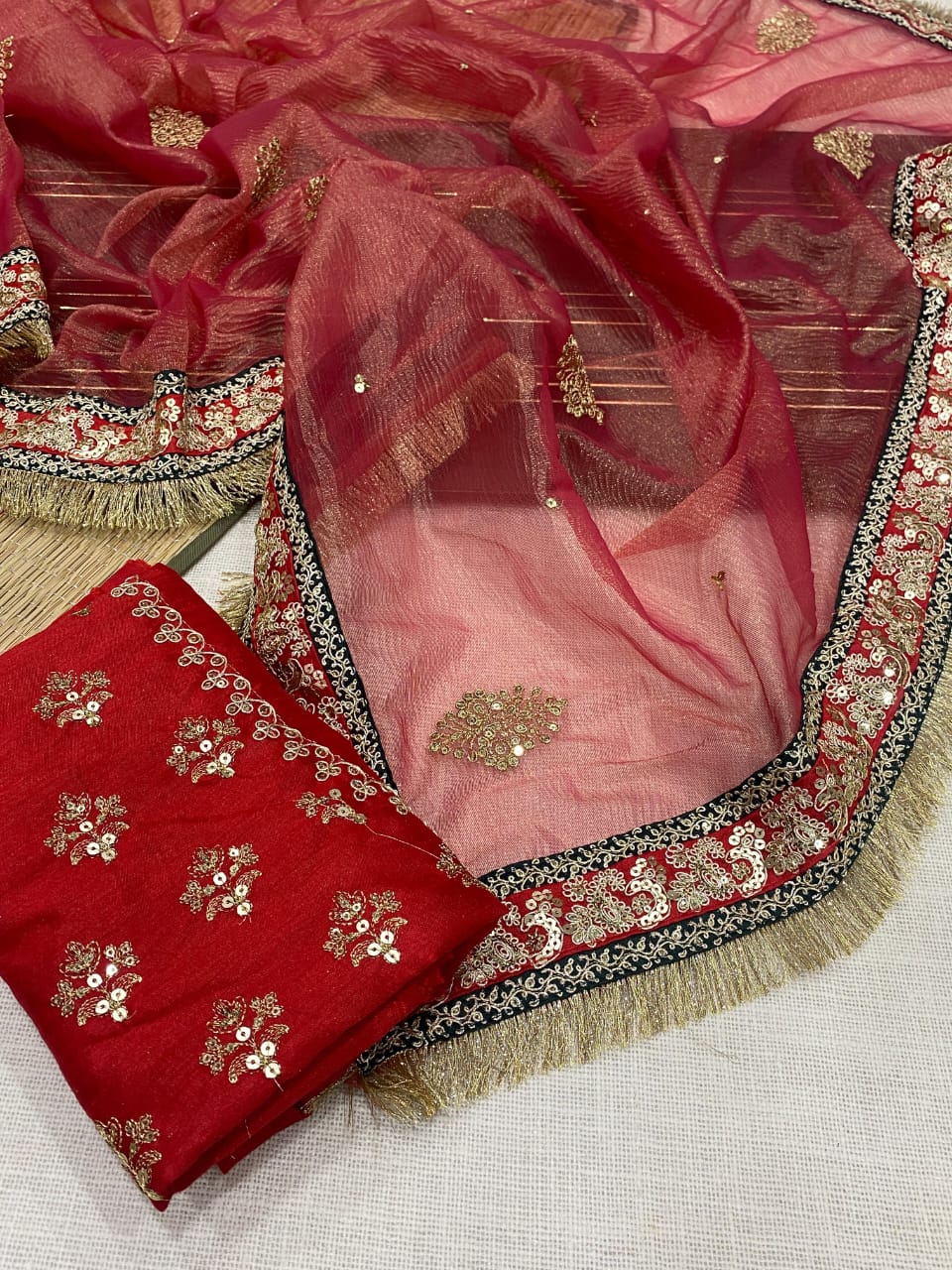 NEW SAREE LATEST DESIGN