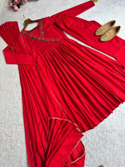 Presenting By New Party Wear L@@K Pure Mul cotton Chanderi &nbsp;Silk Gown P@nt With Dupatta