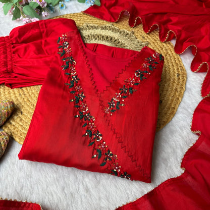 Presenting By New Party Wear L@@K Pure Mul cotton Chanderi &nbsp;Silk Gown P@nt With Dupatta