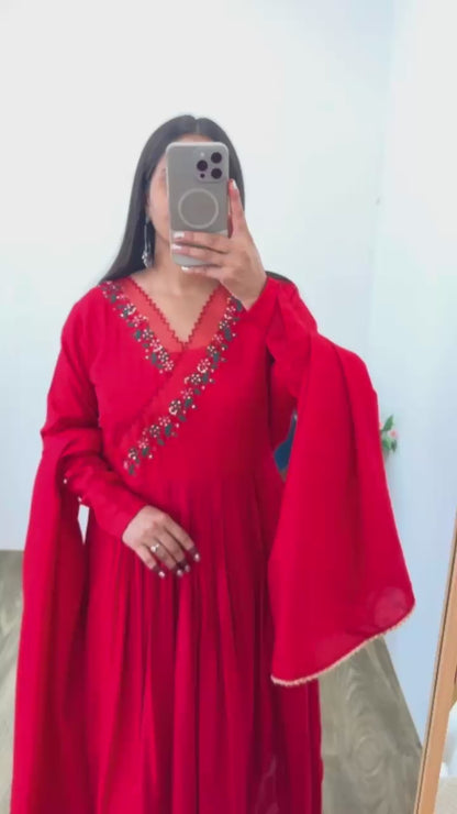 Presenting By New Party Wear L@@K Pure Mul cotton Chanderi &nbsp;Silk Gown P@nt With Dupatta