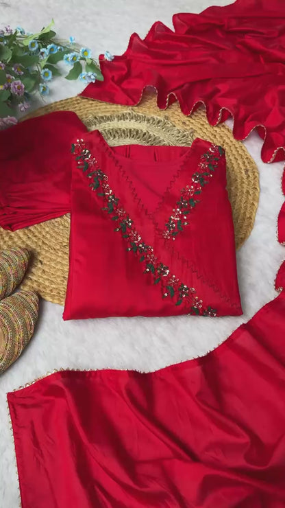 Presenting By New Party Wear L@@K Pure Mul cotton Chanderi &nbsp;Silk Gown P@nt With Dupatta